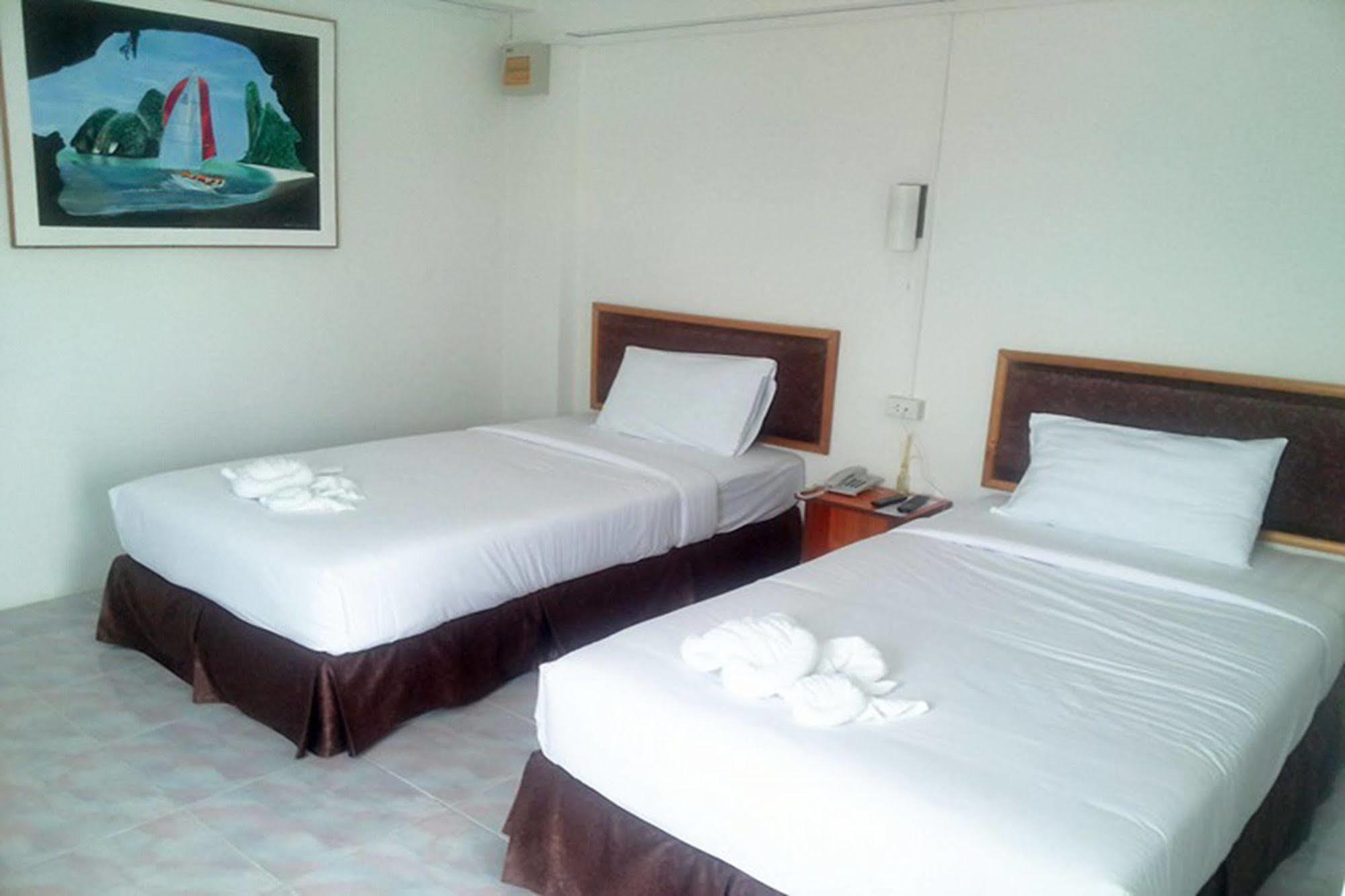 Hotel De Ratt Пхукет Екстер'єр фото