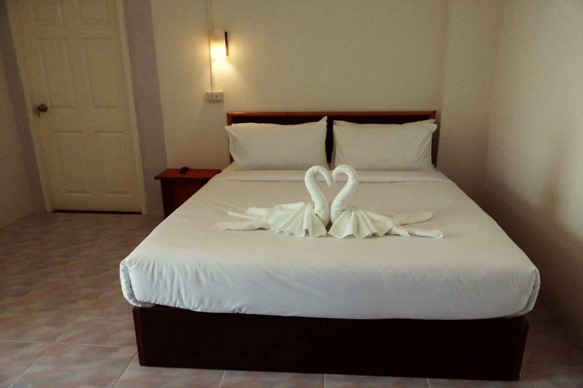 Hotel De Ratt Пхукет Екстер'єр фото